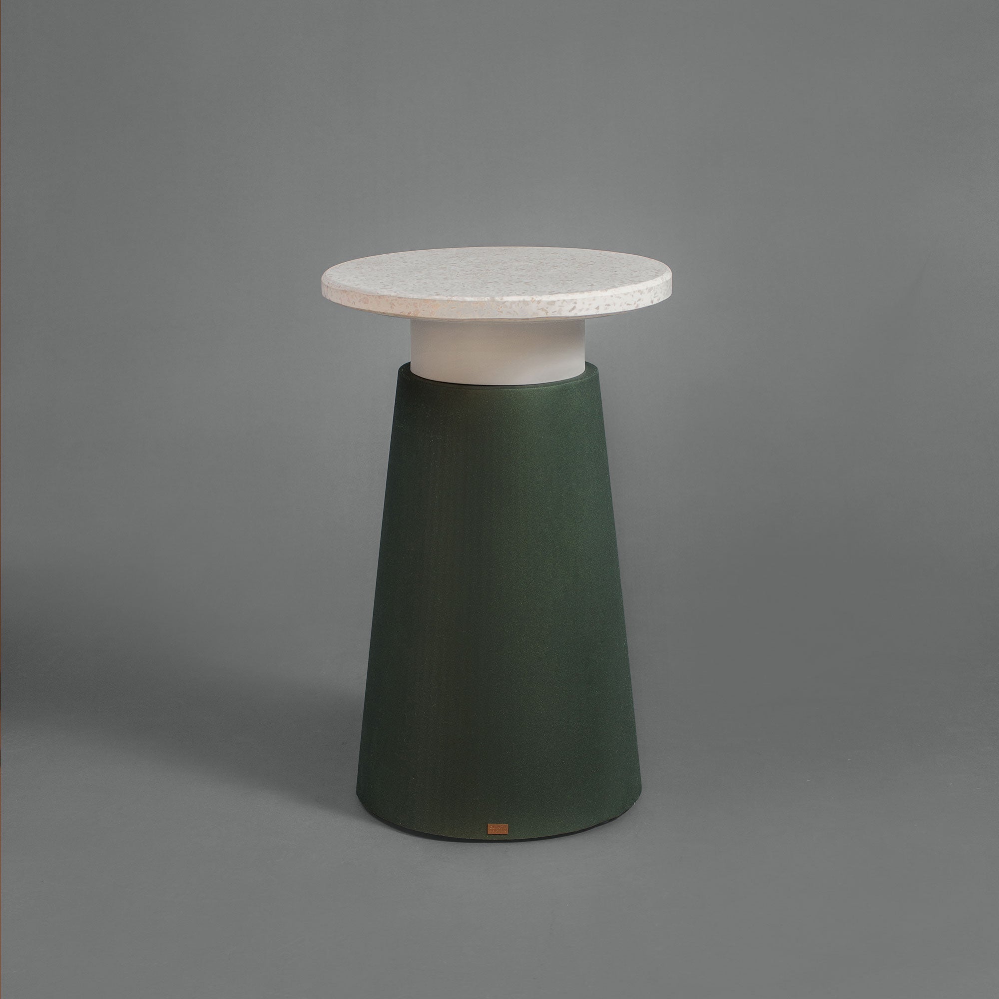 Mesa Auxiliar Batu Terrazo