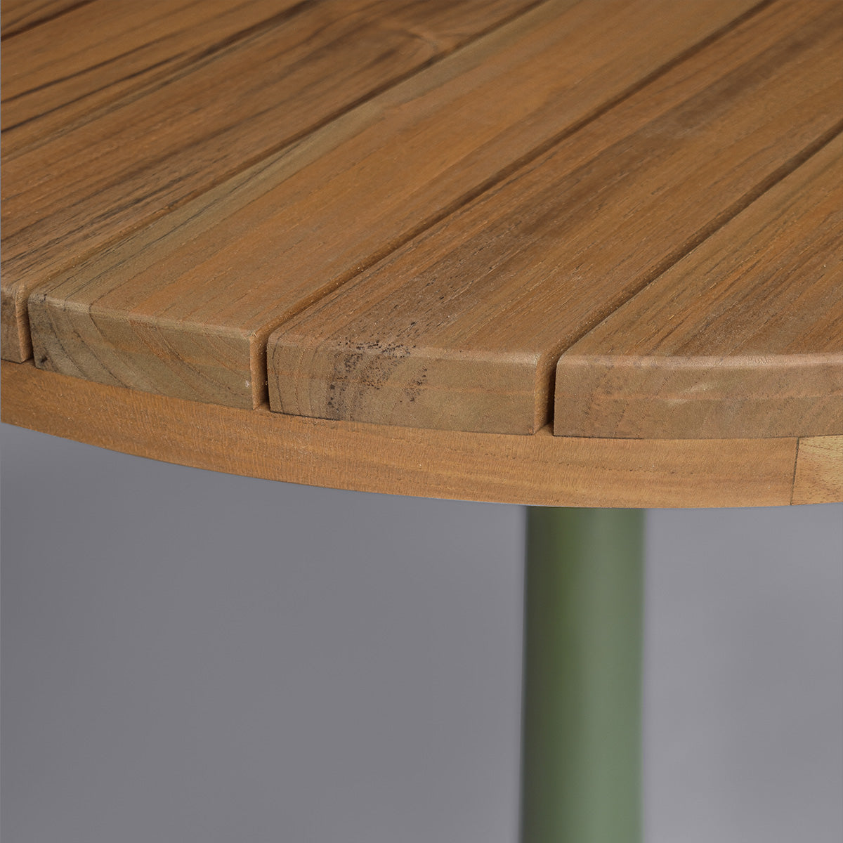 Mesa Auxiliar de Comedor Eero Teca