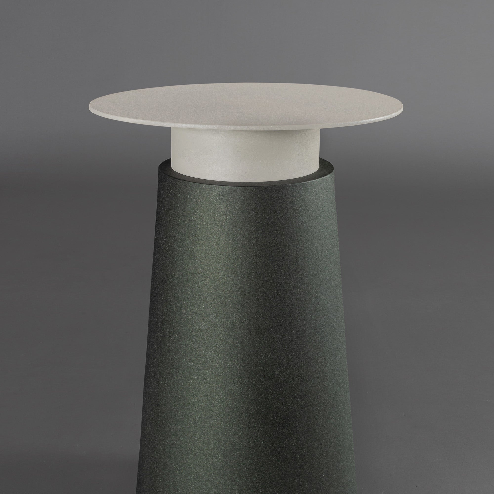 Mesa Auxiliar Batu Metal