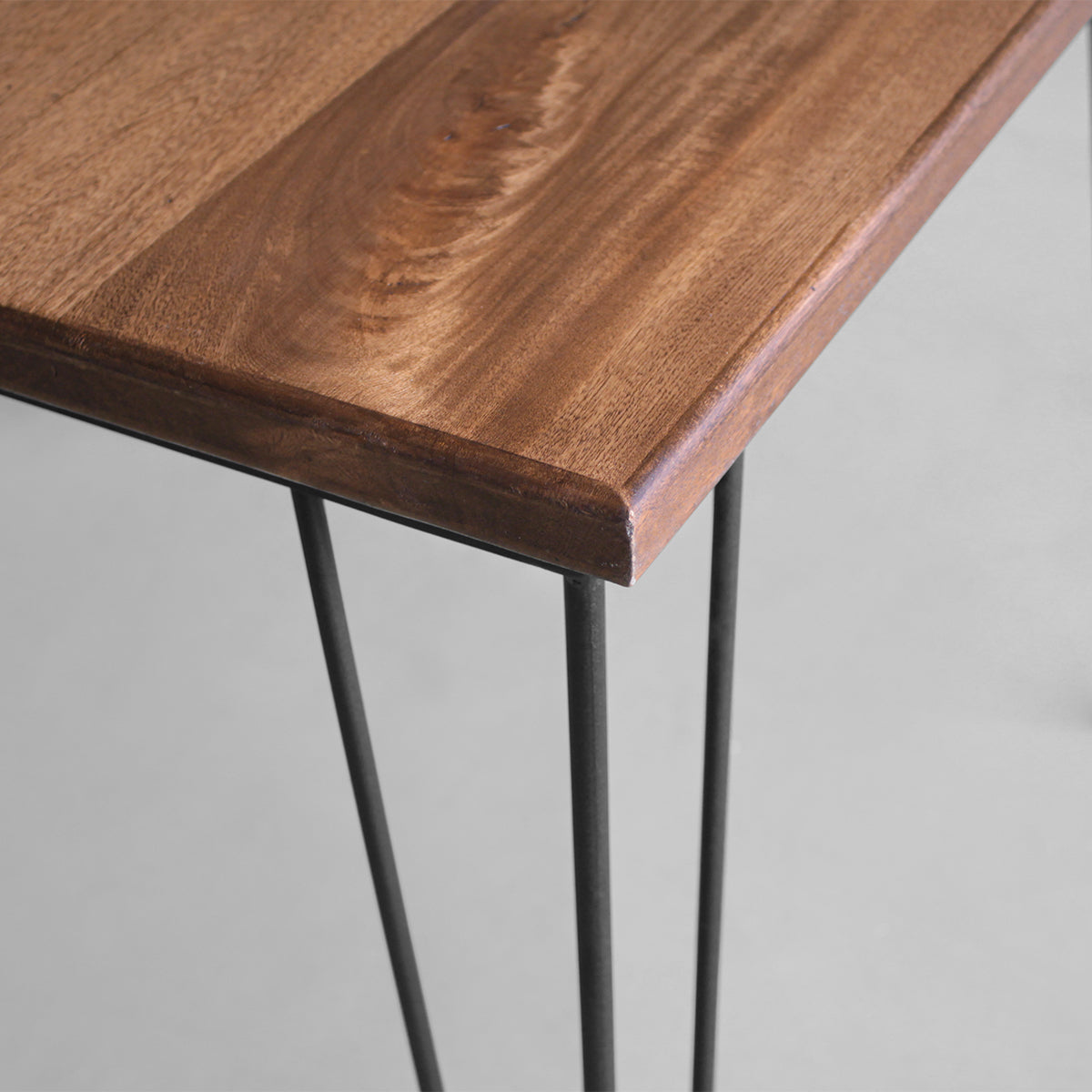 Mesa Auxiliar de Comedor Comitiva Roble