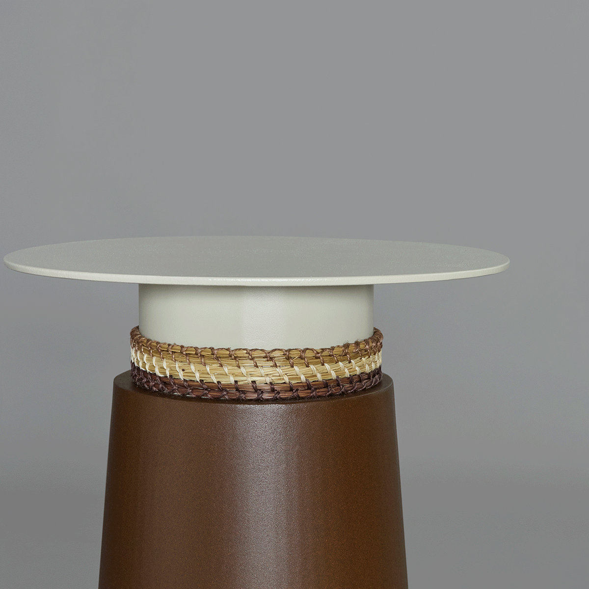 Mesa Auxiliar Batu Mambor Metal